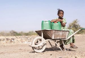 Kein Zugang zu Trinkwasser in Kongo, CFI-Kinderhilfe