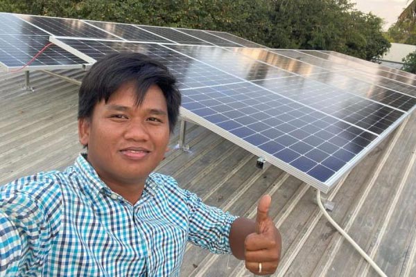 Solarpaneele für das Kinderdorf in Kambodscha