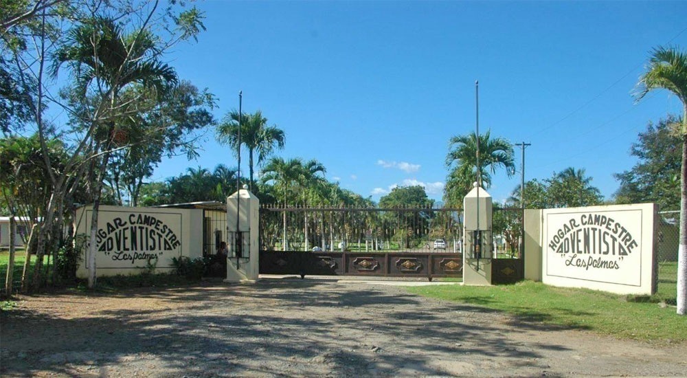 EInfahrt Kinderdorf "Las Palmas"